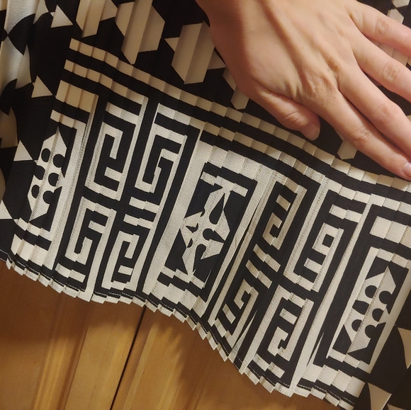 Versace Vintage Pleated Skirt - Picture 12 of 12